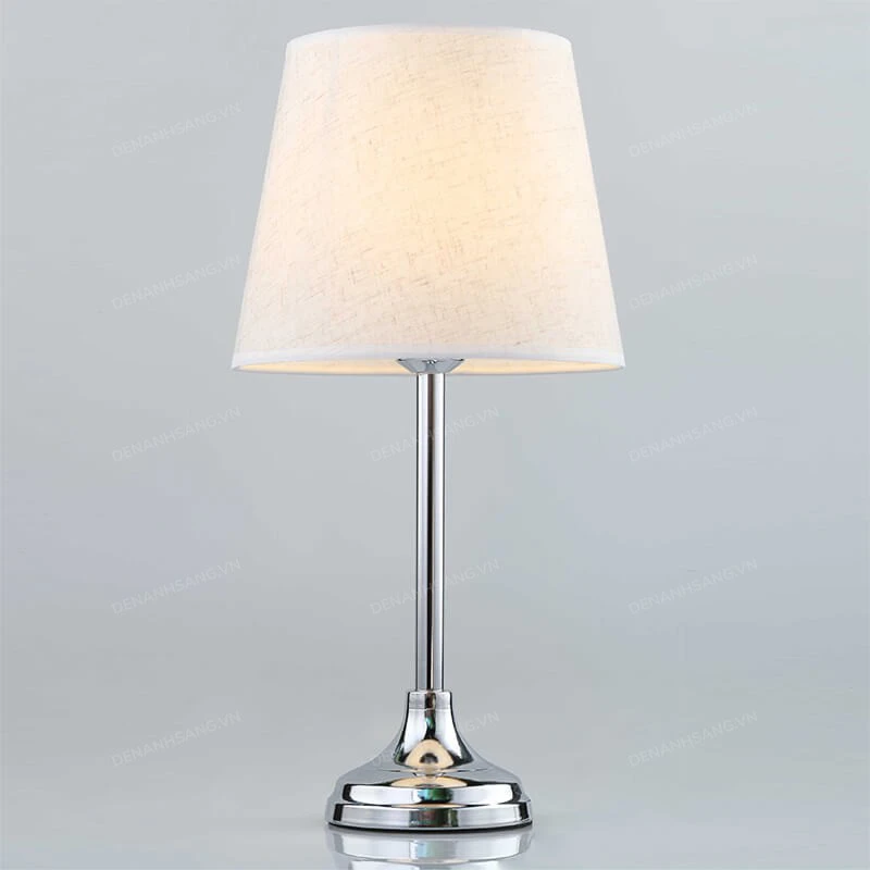 Đèn bàn trang trí phòng khách phòng ngủ đèn bàn làm việc chao vải W200xH450mm IV-3080